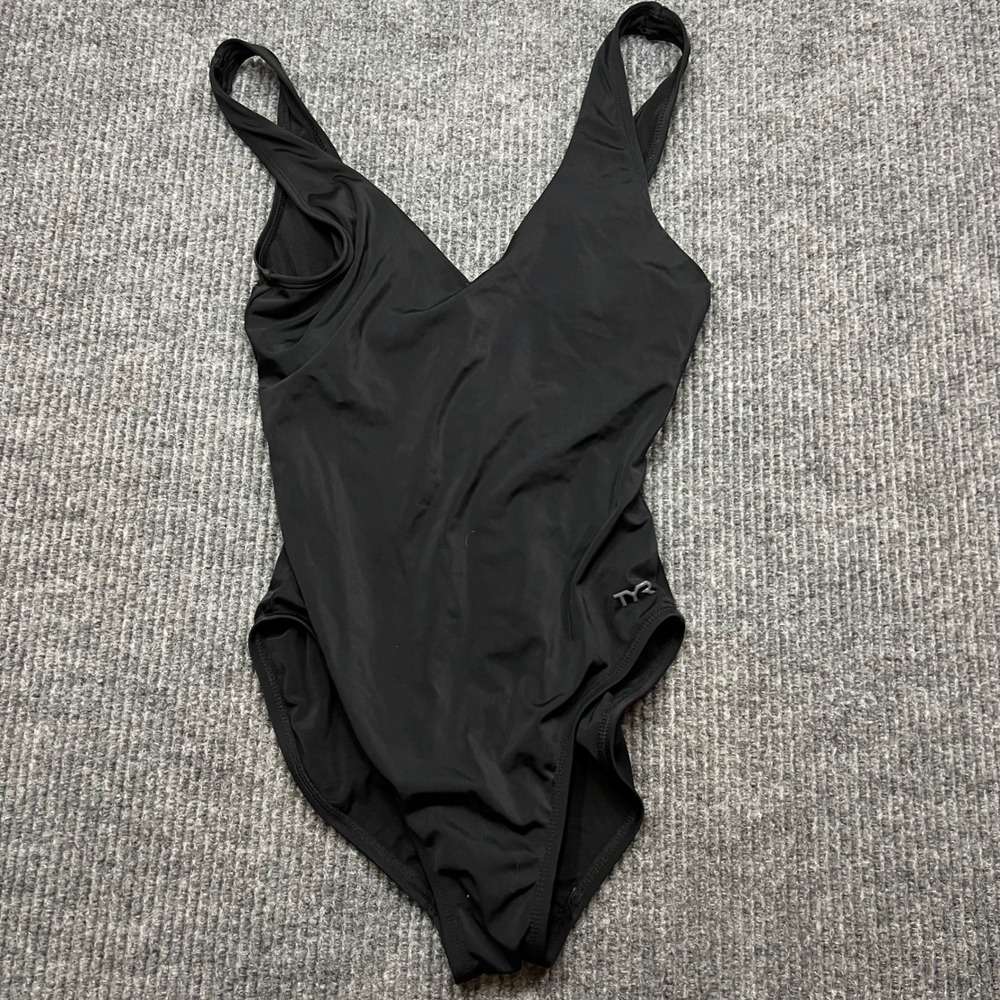 TYR Womens Black V-Neck One Piece Swimsuit Shelf Bra Recycled Nylon XS diving